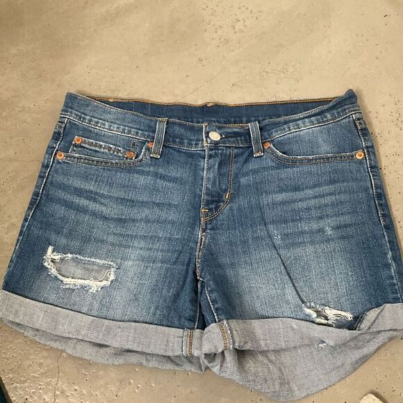 Levi’s Jean Shorts - Picture 1 of 4